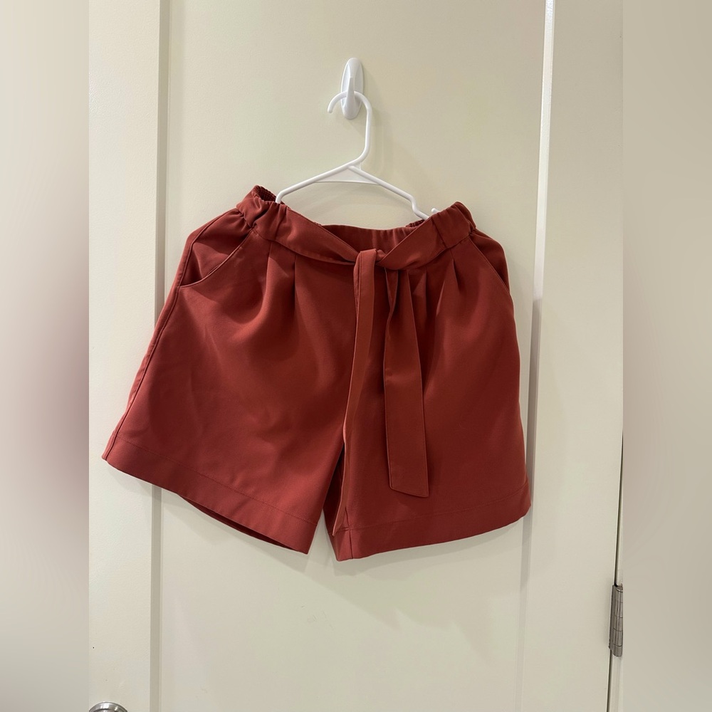 Lululemon Noir Short 5.5" - rusty clay - size 6 - Picture 5 of 6